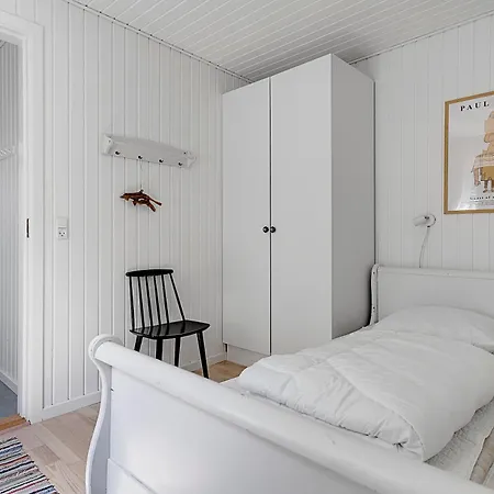 Beautiful Summer House Near Forest And Neksø